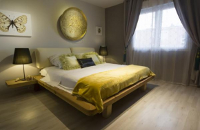 Отель Art Apartment  Ровинь